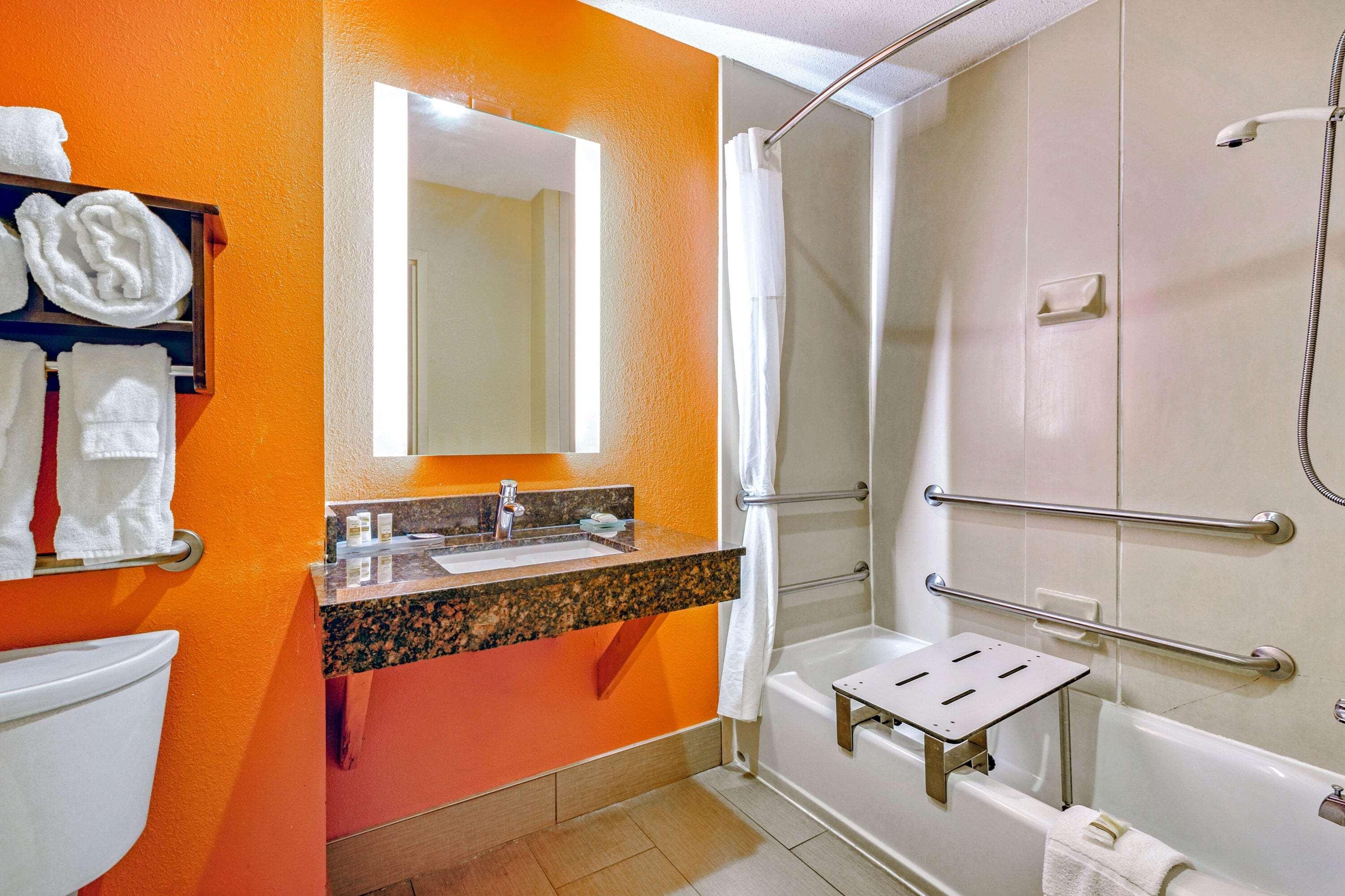 La Quinta By Wyndham Florence Exterior photo